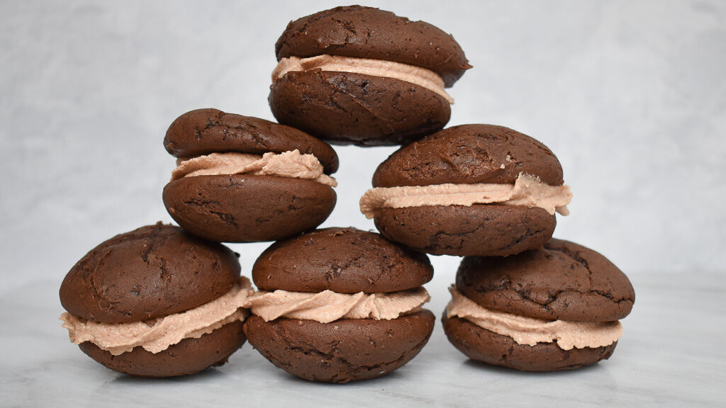 low fodmap whoopie pies with hazelnut filling